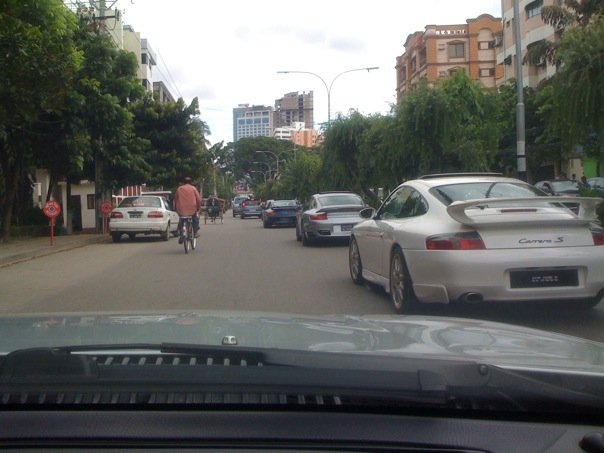A rare sight, 3 911s together on Gulshan Avenue