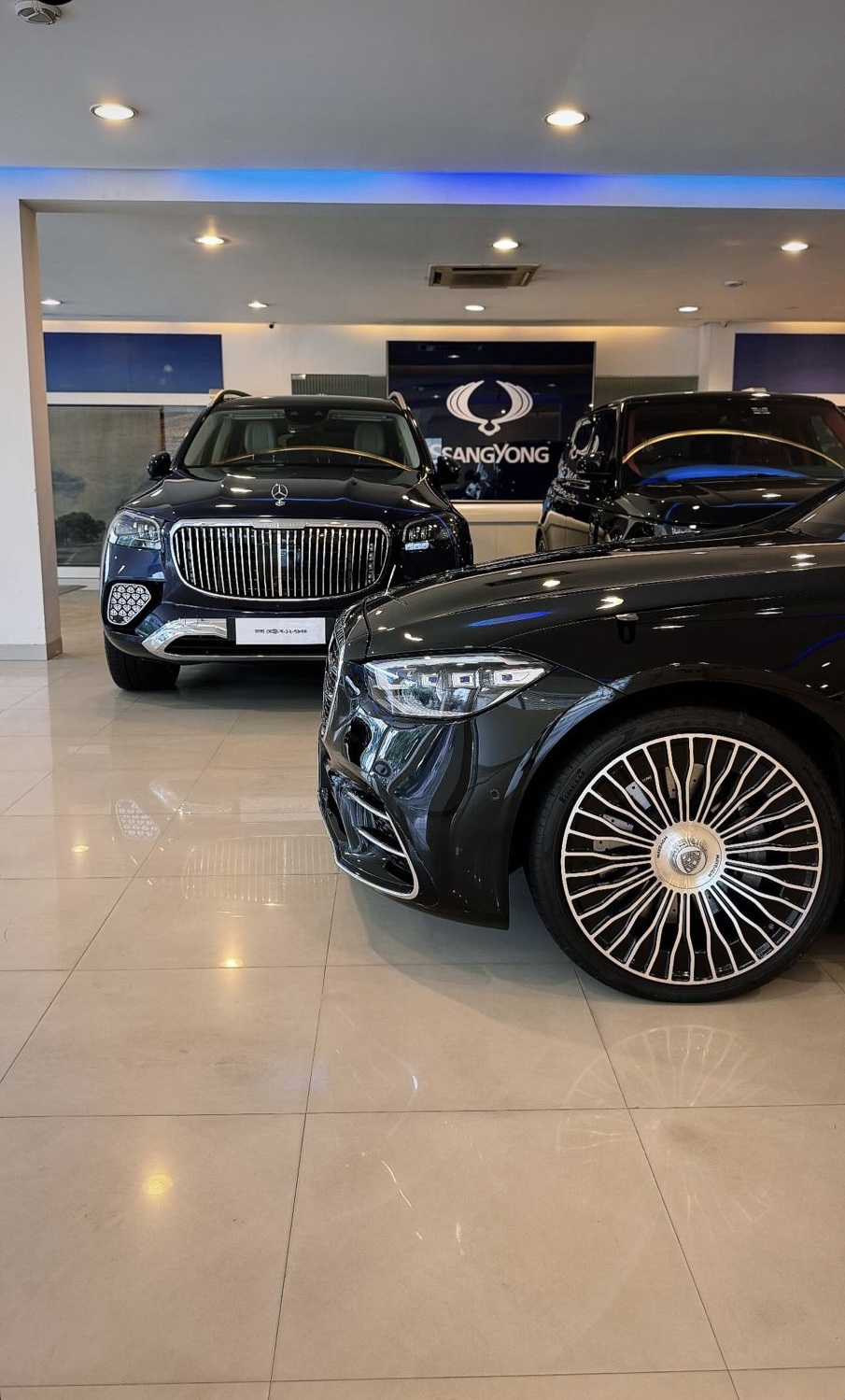Maybach GLS and S580